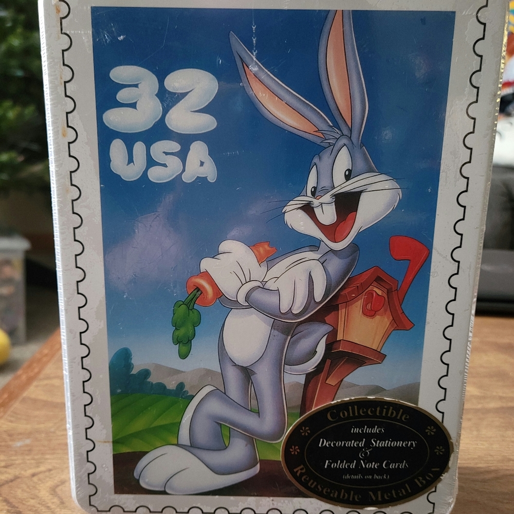 Vintage 1998 Warner Brothers Looney Tunes Collectible Stationery Set
